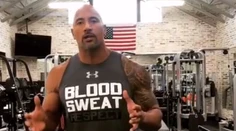 Po Ice Bucket Challenge sa internetom šíri nová výzva. Zapojil sa aj The Rock