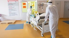 Počet nových prípadov nákazy druhý deň po sebe klesol, pribudlo 56 obetí