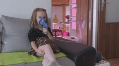 Sofia je odkázaná na lieky a inhalátor. Úrady tvrdia, že je v podstate zdravá
