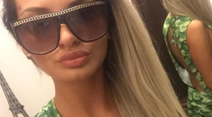 Mohla to byť obyčajná selfie. Keď ale zbadáte ten detail, inde sa pozerať nebudete