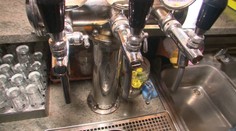 Štamgasti zachraňujú svoje krčmy. Podnikateľom tak pomôžu v ťažkých časoch