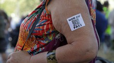 Vo Francúzsku demonštrovali tisíce ľudí kvôli covidpasom potrebným k vstupu do prevádzok