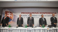 Smer-SD predstavil tézy, ktoré majú zabrániť úpadku strany