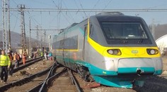 Rozsah poškodení je po vykoľajení značný. Nehodu na železnici v Žiline by mali odstrániť v piatok