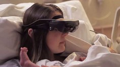 Zázrak vďaka okuliarom! Slepá Kathy uvidela po pôrode synčeka