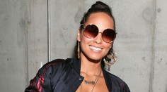 Alicia Keys má nový účes. Vyzerá ako papagáj