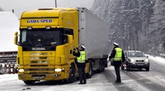 Čertovica zjazdná len s reťazami, cez Donovaly kamióny neprejdú