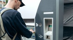 Pri výbuchu automatu na lístky zahynul mladý muž