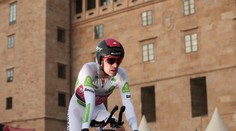 Cyklista Gino Mäder po ťažkom páde podľahol zraneniam. Na tragédiu reagoval aj Peter Sagan