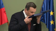 Danka povýšili na kapitána. Bývalí vojaci to považujú za znevažovanie armády