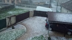 Aj v Česku hrozia silné búrky s krúpami takmer na celom území