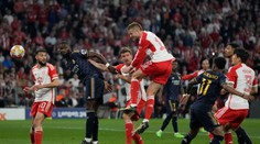 VIDEO: Genialita Kroosa či Saného, dve penalty aj obrat Bayernu. Mníchovský boj o finále však víťaza nenašiel