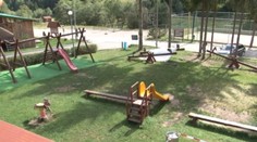Hojdačka, ktorá zabila chlapčeka, stála bez povolenia a nespĺňala normy