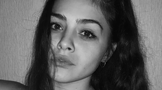 Tehotná žena (†21) zomrela ukrutnou smrťou. Počas pohovoru jej do zariadenia vtiahlo vlasy a časť hlavy