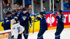 VIDEO: V dueli Fínska s Francúzskom padali góly z nemožných uhlov. Severania opäť nepresvedčili