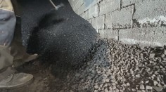 Dedina na Orave uhlím vykuruje desať objektov. Správy od dodávateľa ich preto vydesili