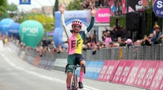 Giro: V prvej bitke favoritov Roglič utrhol Evenepoela, Healy vyhral po hodinovom sóle