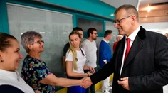 B. Kollár navštívil na Štedrý deň zdravotníkov a záchranárov v Bratislave. Priniesol im kapustnicu