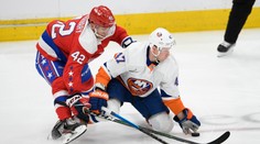 Fínsky útočník Leo Komarov sa lúči s NHL. V kariére by mal pokračovať v KHL