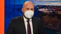 Štyridsaťročného ministra J. Naďa zaočkovali nedávno Pfizerom, hoci u nás je pre starších
