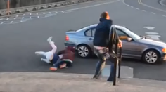 Extrémne silný vietor si robil s ľuďmi, čo chcel