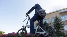 Cestujete do práce na bicykli? Tieto podmienky by vám mal zamestnávateľ zabezpečiť