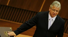 Bývalý hokejista a poslanec Vincent Lukáč skončil v policajnej cele