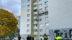 Tragédia v bratislavskej Petržalke. Odtrhla sa plošina s robotníkmi, jeden z nich pád neprežil