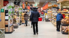 Slovákom je medzi regálmi do plaču. Takto vyleteli ceny oproti minulému roku (zoznam potravín)