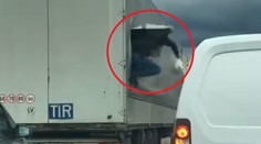 Prešovskí policajti zadržali nelegálnych migrantov, ktorí predtým vyskočili z kamióna