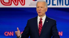 Biden zvíťazil v primárkach demokratov v Arizone, Illinois a na Floride