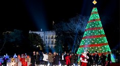 Už aj Obama rozsvietil vianočný stromček