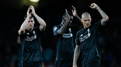 Čech zachránil Arsenal od prehry, Škrtel dal skoro vlastenca