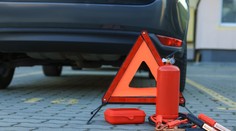 Chystáte sa na dovolenku autom? Pozrite sa, čo je dobré mať v povinnej výbave v obľúbených destináciách