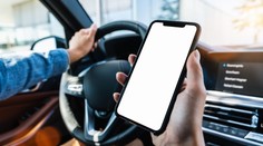 V Rakúsku zvýšili pokuty za telefonovanie za volantom