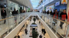 V obchodoch so známou značkou oblečenia si už nenakúpite. Zatvorili svoje prevádzky