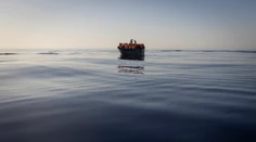 V Stredozemnom mori stroskotala loď s migrantmi. O život prišli desiatky ľudí