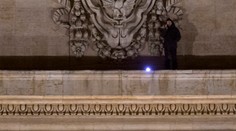 Veriaci si mysleli, že je to diabol: Muž v čiernom vo Vatikáne