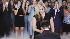 Muž pripravil pre svoju nič netušiacu priateľku obrovské prekvapenie