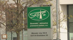 Rodinkárstvo a drahý nákup štátna firma nezistila, Ján Vaľo o stoličku neprišiel