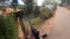 Izraelčania zverejnili video, ktoré nakrútil člen Hamasu v kibuci. Končí sa v momente, keď ho zastrelia