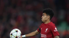 Zaplatili za neho desiatky miliónov, hrať však nebude pol roka. Liverpool čelí ďalšej nepríjemnosti