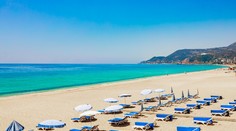 Cenový šok v tureckých reštauráciách. Turisti aj Turci zúria, hľadajú lacnejšie alternatívy v susednom Grécku