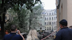 Počet obetí po ruskom raketovom útoku na Ľvov stúpol na desať,  spod trosiek vytiahli telo ženy