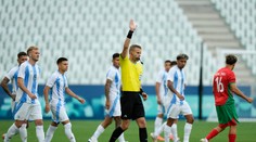 VIDEO: Nepokoje v úvode OH. Marockí fanúšikovia vtrhli na trávnik a duel sa dohrával po dvoch hodinách