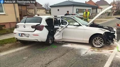 Trosky auta boli rozmetané sto metrov od miesta nehody. Nehodu neprežil mladý vodič (†23)