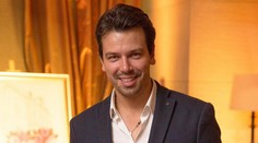 Mateja Chrena spája s jeho nevlastnou dcérou tanec. V živom vysielaní naňho vytiahla chúlostivú vec