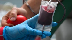 Rodičia z Nového Zélandu odmietajú, aby lekári pri operácii syna použili krv očkovaných. Dieťaťu ide o život