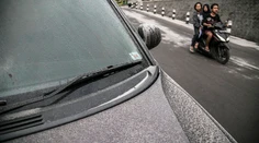 Prebudená sopka Merapi opäť chrlila popol, ktorý padal na niekoľko dedín