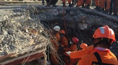 Malý zázrak: Zo zrútenej mešity po silnom zemetrasení vytiahli živého muža